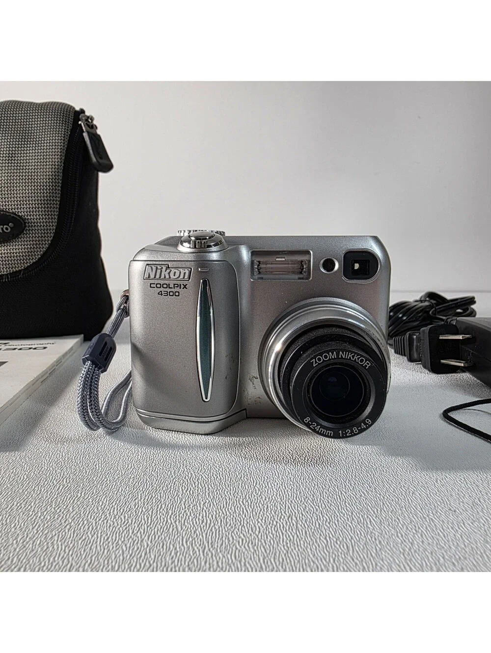 Nikon Coolpix 4300 Digicam, Retro Digital Camera, Battery, Case, Memory. Tested